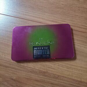 I ❤ Revolution 16 Eyeshadows  Parental Advisory Palette